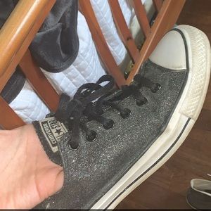 Black low top glitter converse
